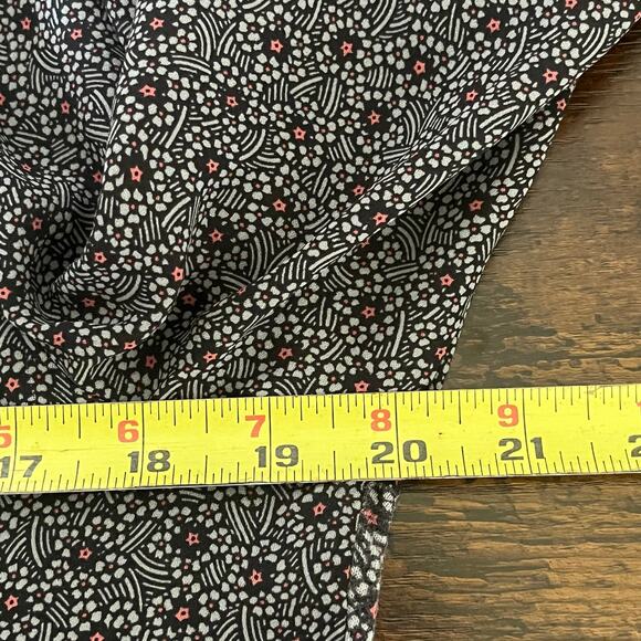 Loft Gray Print Long Sleeve Top with Ruffled Hem Size Medium - Picture 7 of 8